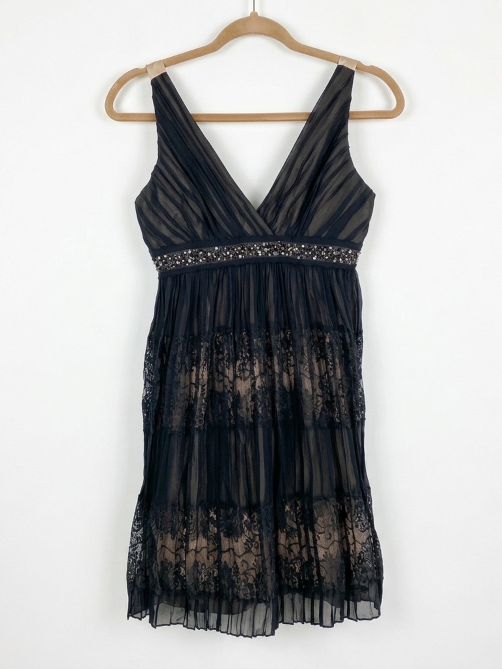BCBGMAXAZRIA 100% Silk Lace Sequin Mini Dress Black Nude Size 2 Whimsigoth Y2K‎